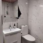 Keskusta Uusi Kalustettu Kaksio. Apartmán *