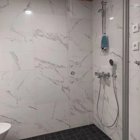 Keskusta Uusi Kalustettu Kaksio. Apartment